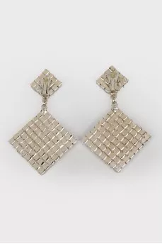 Clips in the form of rhombuses with stones