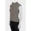 Knitted sleeveless turtleneck