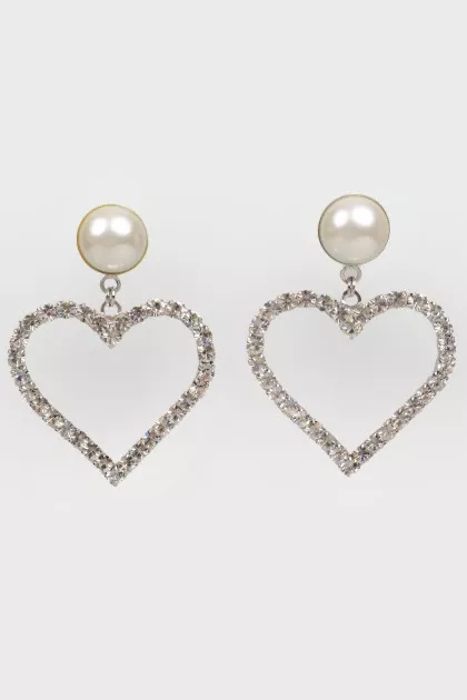 Clips in the shape of a heart with pearls