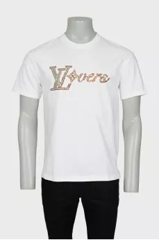 Men's white t-shirt decorated with rhinestones