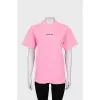 Pink T-shirt with print on the back