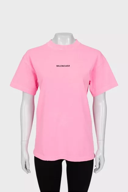 Pink T-shirt with print on the back