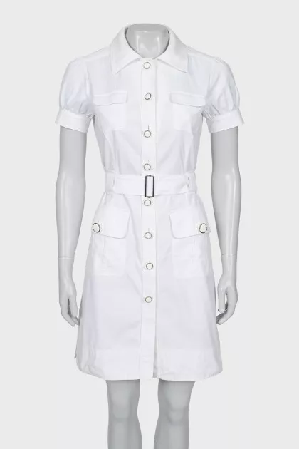 Fitted dress with buttons and belt