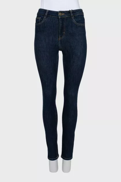 Low rise skinny jeans