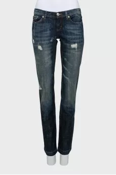 Low rise distressed jeans
