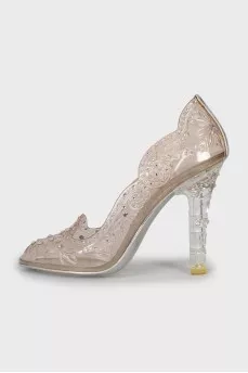 Transparent shoes with rhinestones