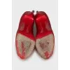 Red open-toe fabric shoes