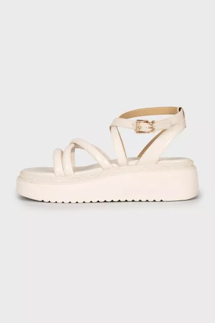 Issa sandals