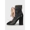 Leather ankle boots with laces