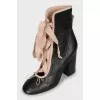 Leather ankle boots with laces
