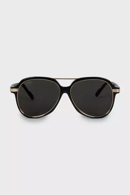Aviator sunglasses with gold elements