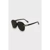 Aviator sunglasses with gold elements