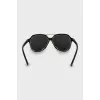 Aviator sunglasses with gold elements