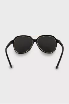 Aviator sunglasses with gold elements