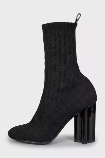 Silhouette ankle boots with signature embroidery