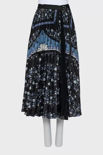 Pleated wrap skirt in print