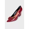 Patent leather bow shoes