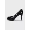 Black open toe shoes
