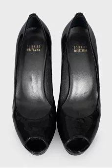 Black open toe shoes