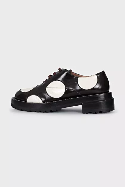 Leather shoes with polka dots