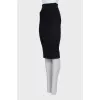 Skirt with relief pattern
