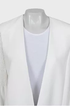 White jacket without fastening