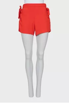 Shorts with side ties