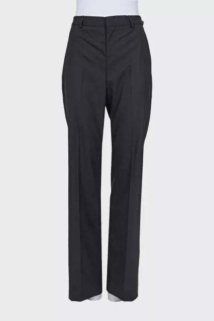 Straight trousers with decorative buttons
