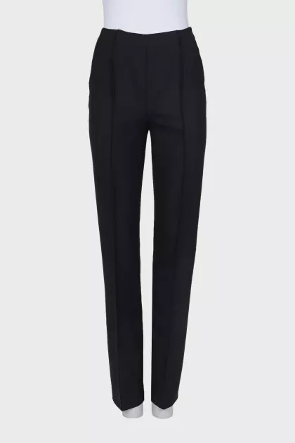 Straight cut trousers with a high waist