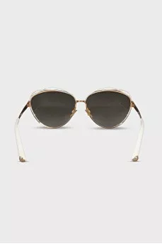 Sunglasses with shaped frames
