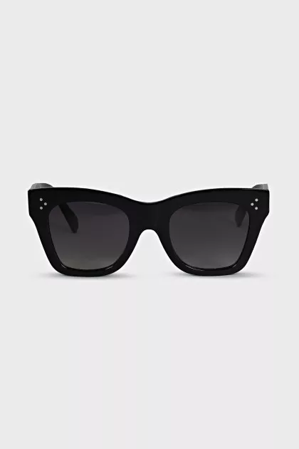 Sunglasses with gradient lenses
