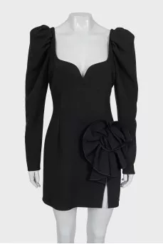 Wool dress with a shaped neckline