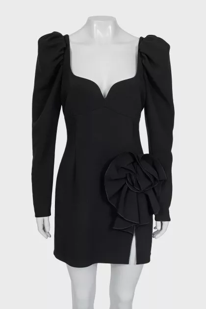 Wool dress with a shaped neckline