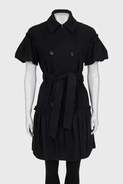 Short sleeve fitted coat