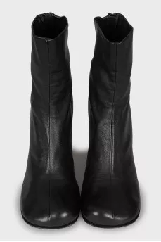 Leather ankle boots with square toe