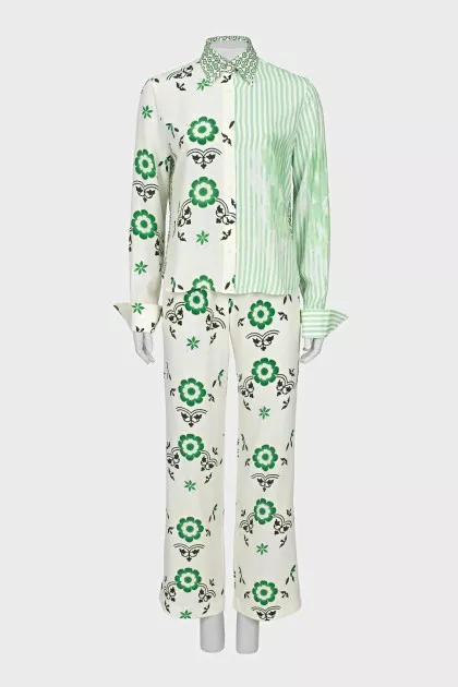 Silk suit in a combined print