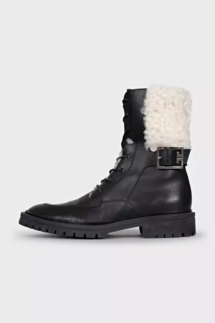 Insulated lace-up boots