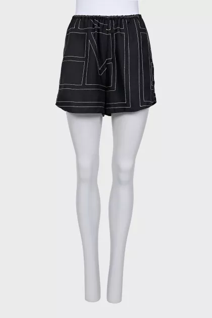 Shorts with contrast stitching