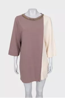 Two-tone dress with gold chain