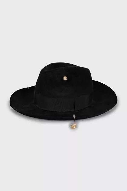 Felt hat with ties