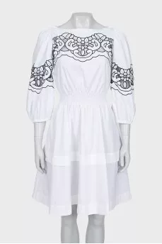 Fitted dress with embroidered sleeves