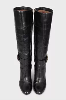 Leather boots with heels