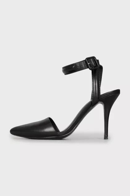 Leather slingbacks with heels