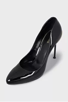 Patent leather stiletto heels