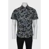 Men's shirt with breast pocket