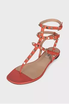 Leather sandals decorated with Rockstud studs