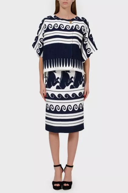 Suit with loose jacket and pencil skirt