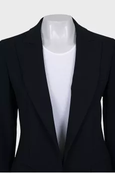 Fitted jacket without fastening