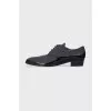 Patent leather shoes in burgundy color