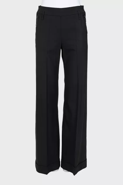 Wide-leg trousers with creases
